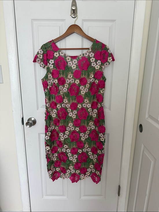 Xscape Dresses & Skirts - Xscape Fuchsia & Green Floral Lace Midi Dress